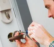 Super Locksmith Services Miami, FL 305-894-5981 Super Locksmith Services Miami, FL 305-894-5981 - 29-6